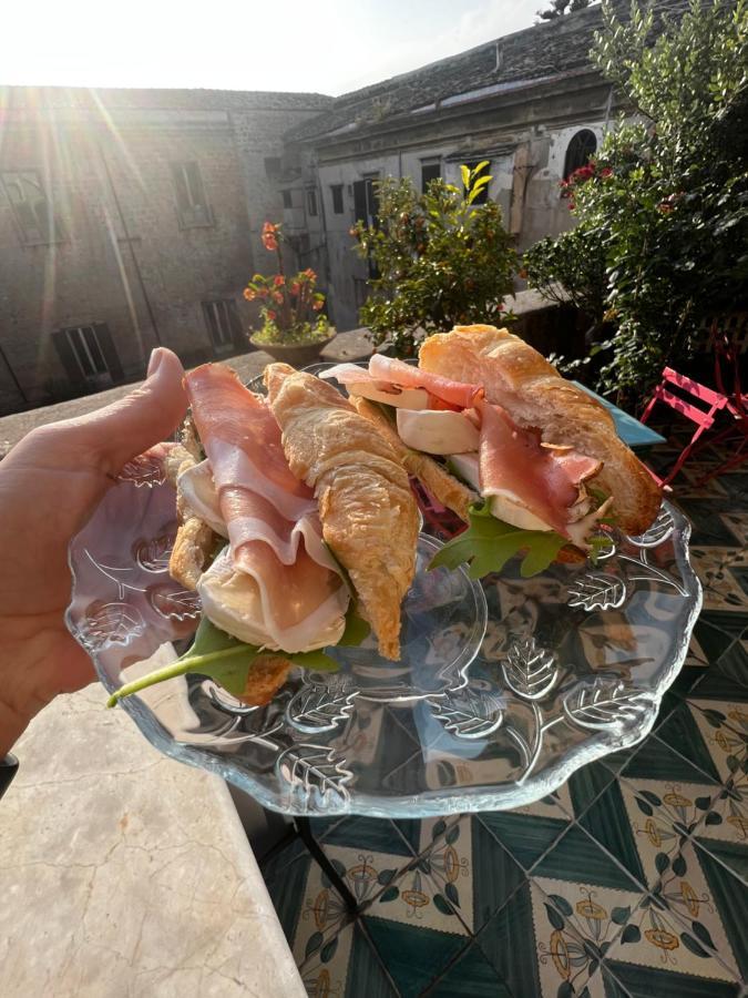 Donna Guia Suite Palermo Exteriér fotografie